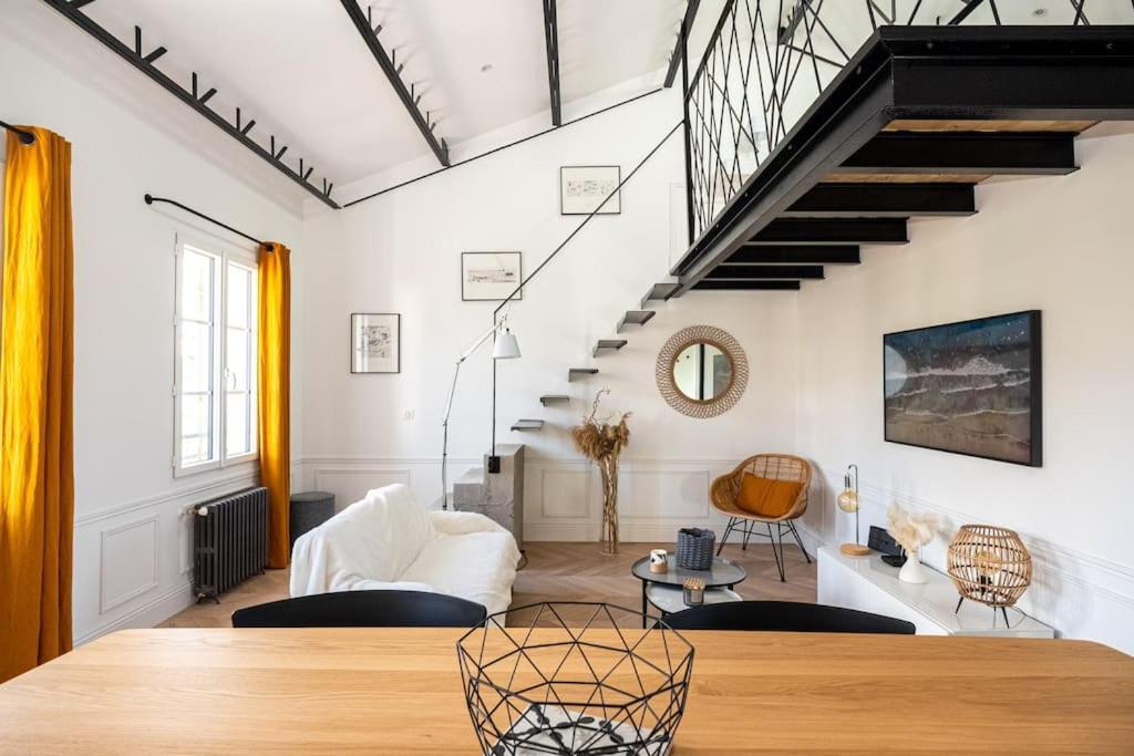 Superbe Appartement Facon Loft A 2 Pas Du Centre ! ラ・ロシェル エクステリア 写真
