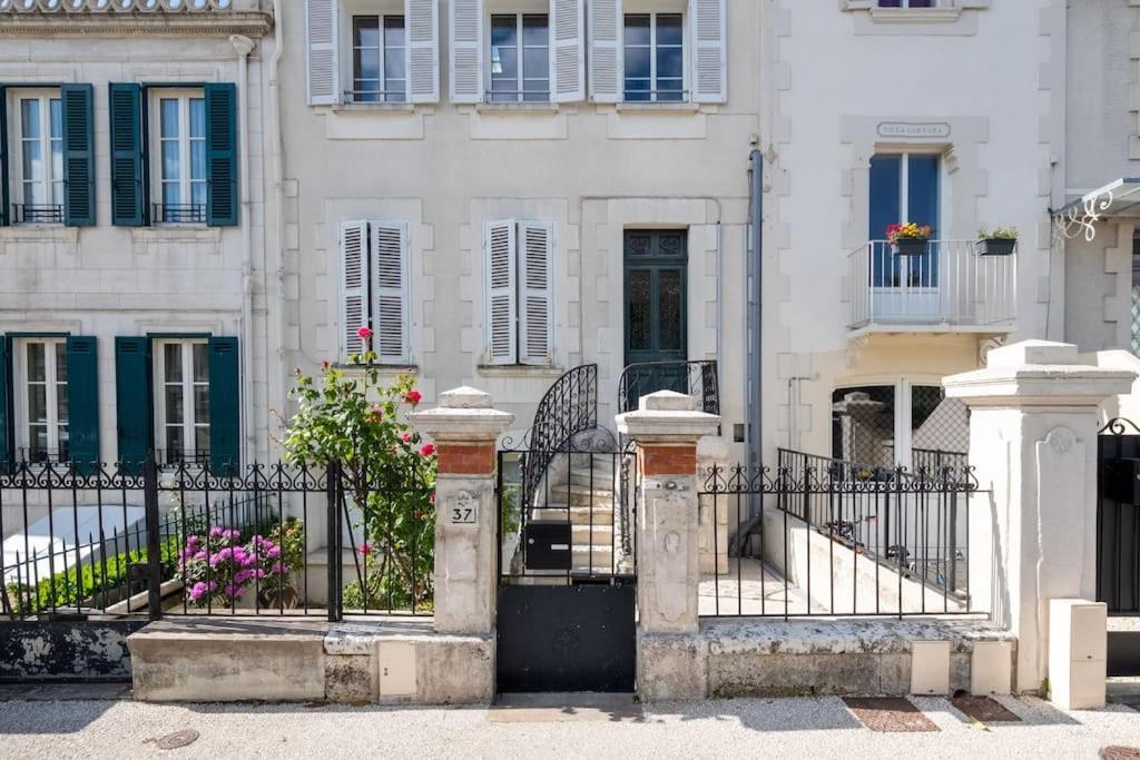Superbe Appartement Facon Loft A 2 Pas Du Centre ! ラ・ロシェル エクステリア 写真