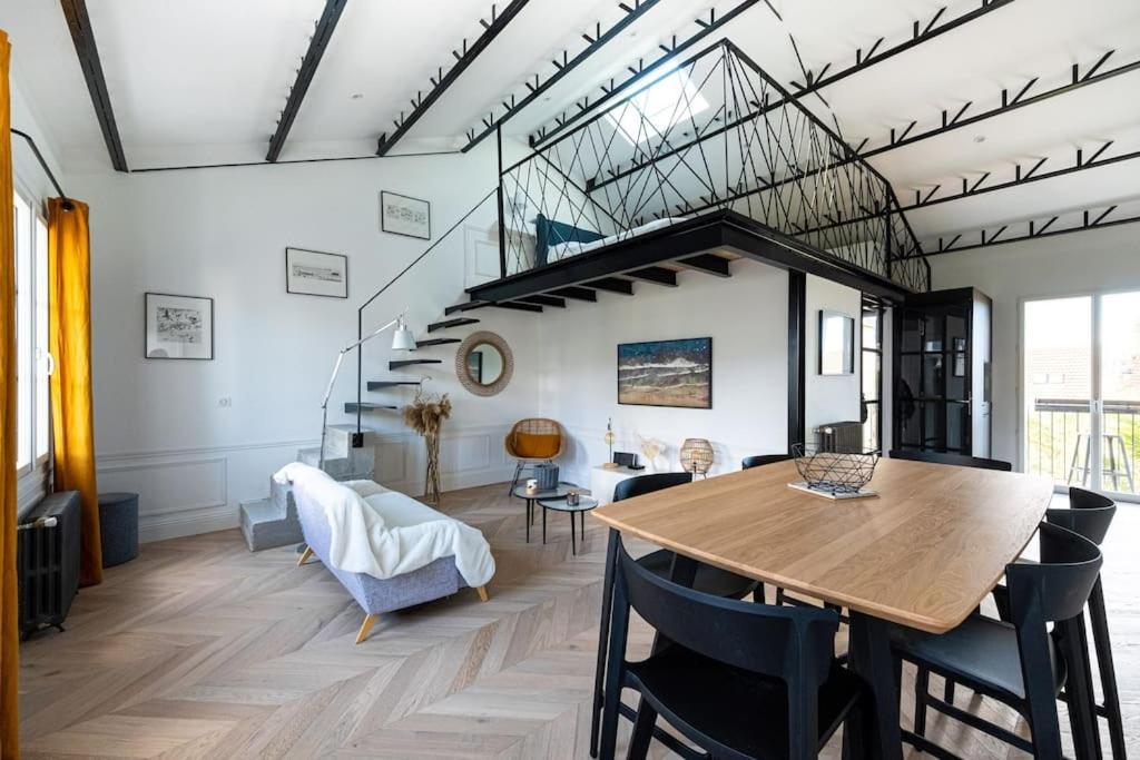 Superbe Appartement Facon Loft A 2 Pas Du Centre ! ラ・ロシェル エクステリア 写真