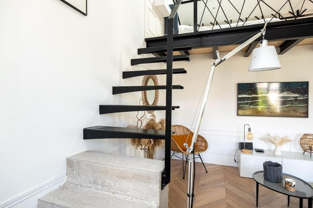 Superbe Appartement Facon Loft A 2 Pas Du Centre ! ラ・ロシェル エクステリア 写真
