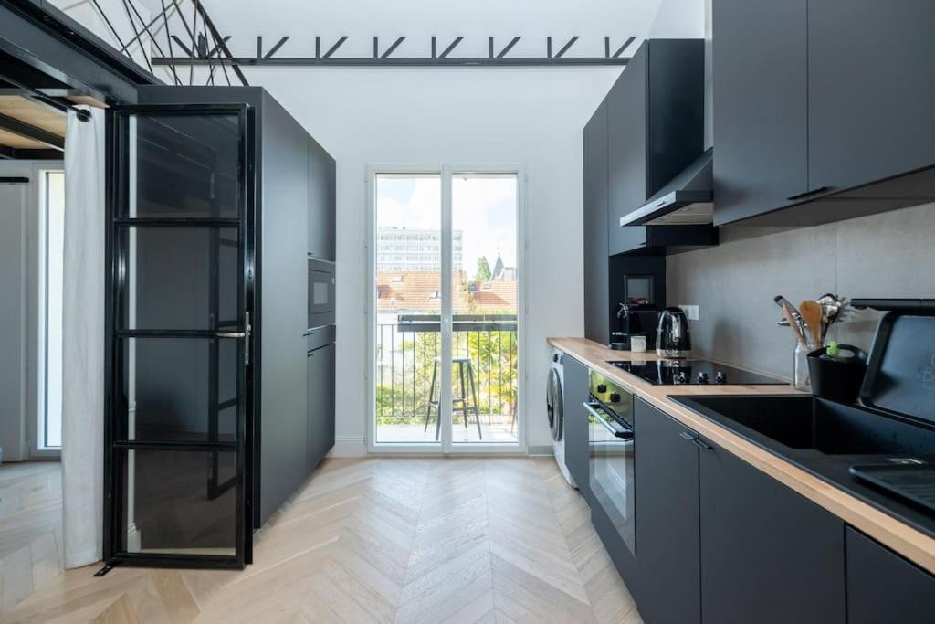 Superbe Appartement Facon Loft A 2 Pas Du Centre ! ラ・ロシェル エクステリア 写真